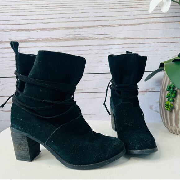 TOMS Mila Black Suede Heeled Bootie Sz6 - Picture 6 of 12